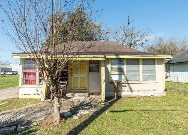 Property at 114 N 15th St, West Columbia, TX 77486, 2 beds, 1 bath