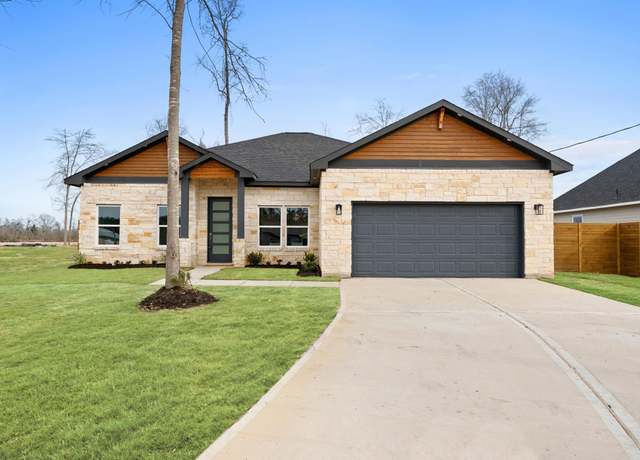 Property at 1028 Exotic Pine St, Huffman, TX 77336, 4 beds, 2 baths