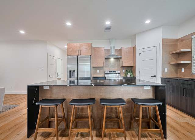 Property at 2015 Creston Dr, Houston, TX 77026, 3 beds, 2 baths