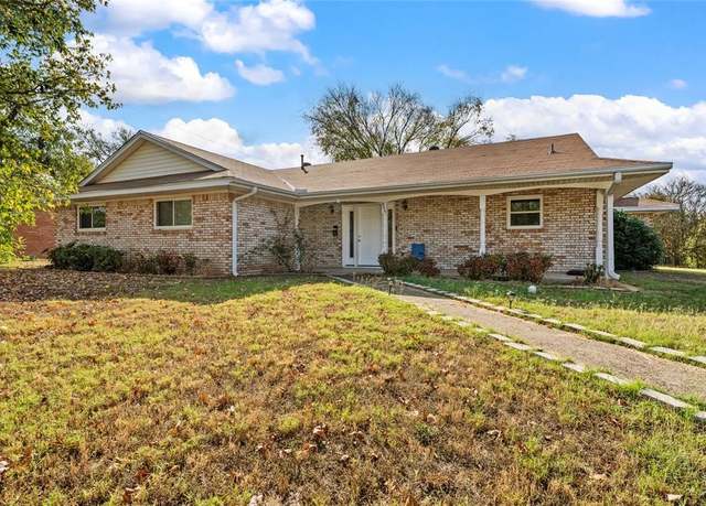 Property at 446 Norwood St, Marlin, TX 76661, 3 beds, 2 baths