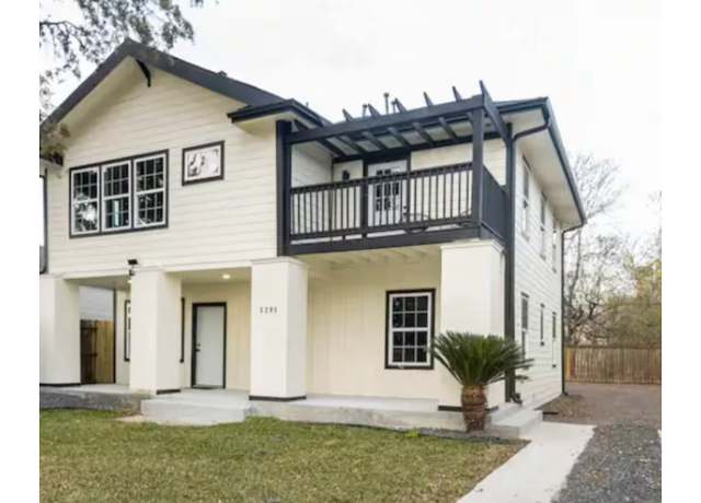 Property at 2205 Rosewood St, Houston, TX 77004, 3 beds, 2 baths