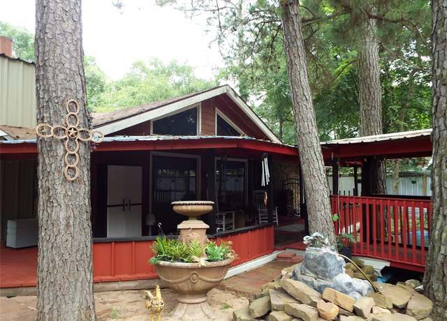 Property at 11941 W Hollyhill Dr, Plantersville, TX 77363, 3 beds, 2 baths