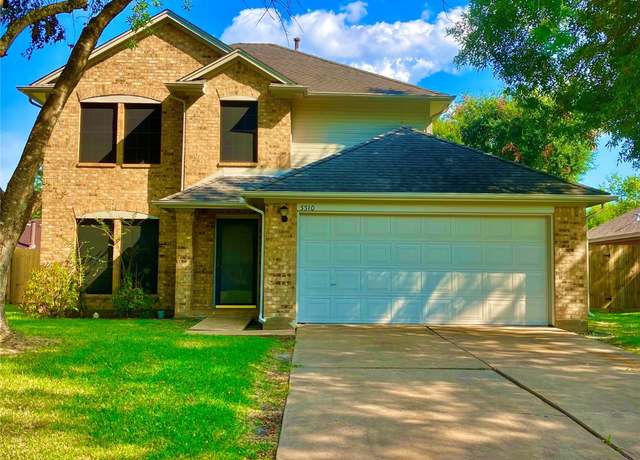 Property at 5510 Chisholm Trl, Dickinson, TX 77539, 3 beds, 2.5 baths