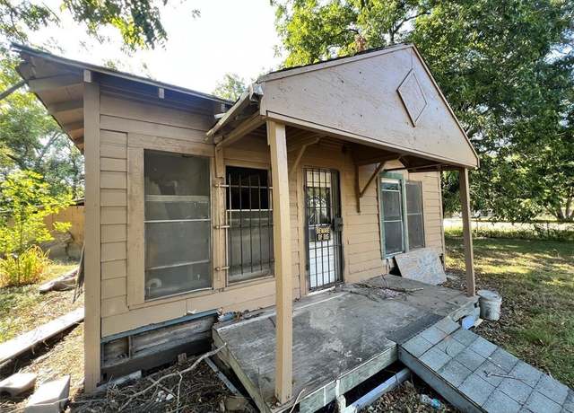 Property at 3800 Leffingwell St, Houston, TX 77026, 3 beds, 1.5 baths