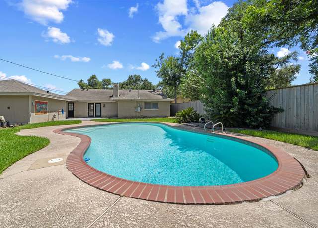 Property at 5826 Spruce Forest Dr, Houston, TX 77092, 3 beds, 2 baths