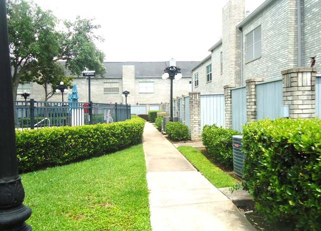 Property at 530 Wilcrest Dr #530, Houston, TX 77042, 2 beds, 2.5 baths