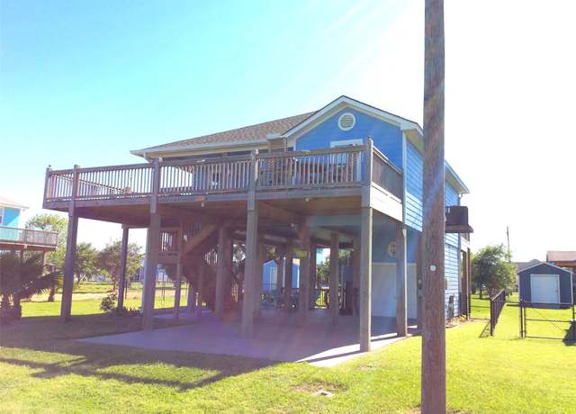 Property at 915 Sandollar, Crystal Beach, TX 77650, 2 beds, 2.5 baths