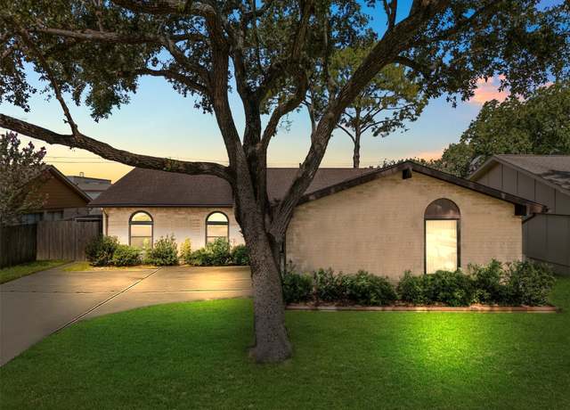 Property at 3019 Quail Valley East Dr, Missouri City, TX 77489, 3 beds, 2.5 baths