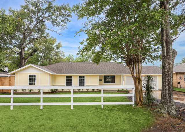 Property at 10009 Lazy Oaks St, Houston, TX 77080, 3 beds, 2.5 baths