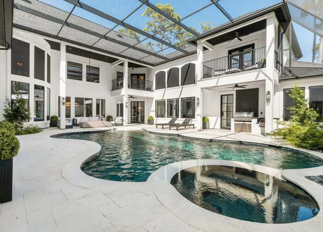 Property at 340 W Pines Dr, Montgomery, TX 77356, 4 beds, 5 baths