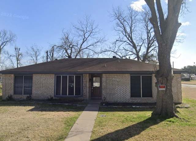 Property at 436 7th St, Hempstead, TX 77445, 3 beds, 2 baths