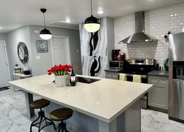 Property at 2106 Northshore Dr, Houston, TX 77339, 3 beds, 1.5 baths