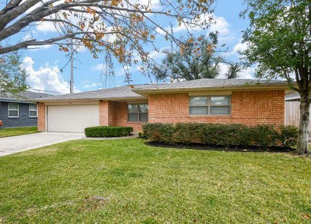 Property at 1406 Foxwood Rd, Houston, TX 77008, 3 beds, 2 baths