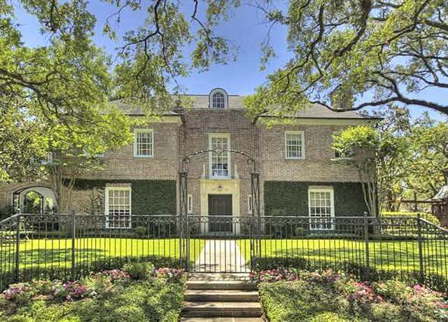 Property at 1519 South Blvd, Houston, TX 77006, 5 beds, 5.5 baths