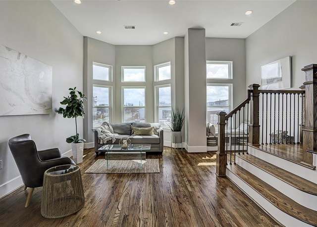 Property at 2020 Mcgowen St Unit T, Houston, TX 77004, 3 beds, 3.5 baths