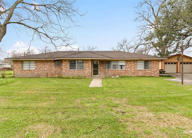 Property at 2417 County Road 349, Brazoria, TX 77422, 4 beds, 1.5 baths