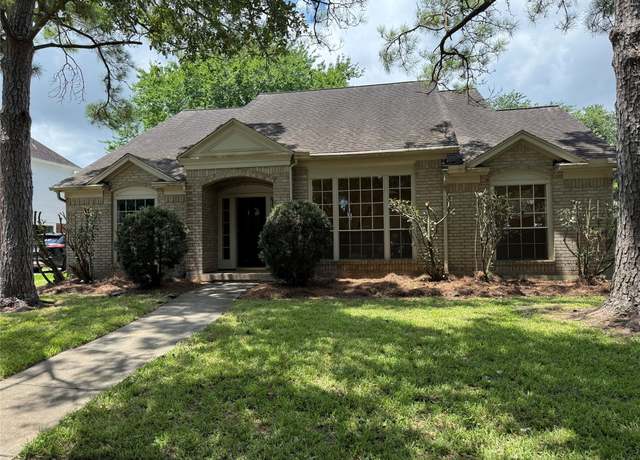 Property at 1905 Sandy Schoals Dr, League City, TX 77573, 4 beds, 2.5 baths
