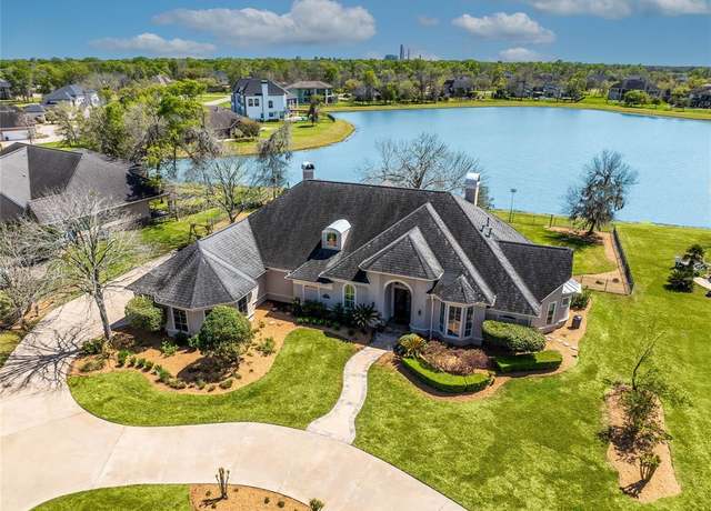 Property at 843 Royal Lakes Blvd, Richmond, TX 77469, 3 beds, 4.5 baths