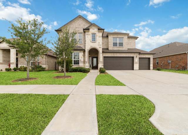 Property at 75 Carmel Dr, Manvel, TX 77578, 5 beds, 3.5 baths