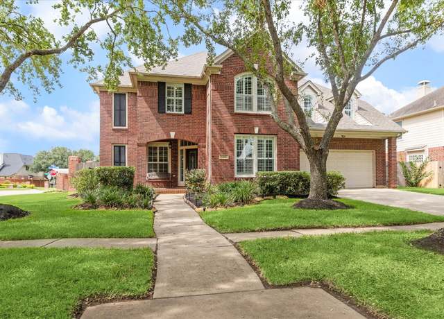 Property at 6403 Hidden Crest Way, Sugar Land, TX 77479, 5 beds, 3.5 baths