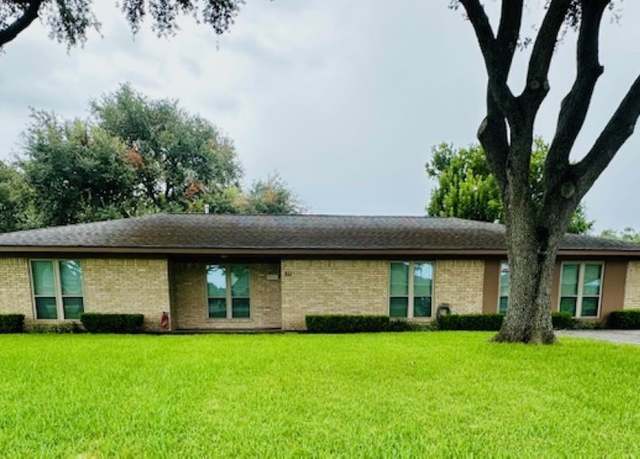 Property at 511 Helms Ave, Wharton, TX 77488, 4 beds, 3 baths