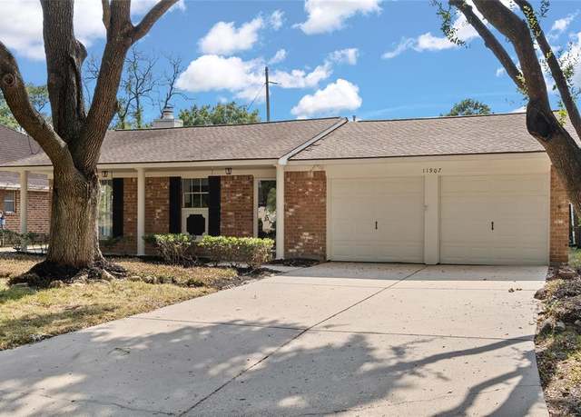 Property at 11907 Windlake Dr, Houston, TX 77070, 4 beds, 3 baths