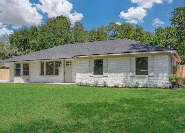 Property at 624 Willow Ln, Eagle Lake, TX 77434, 3 beds, 2 baths
