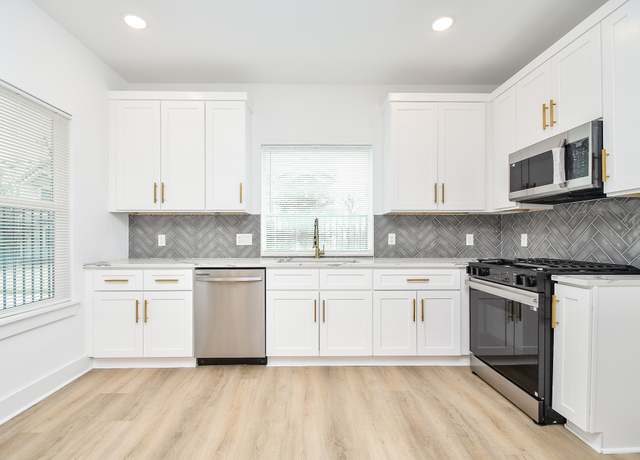 Property at 2307 Gagne St, Houston, TX 77020, 3 beds, 2.5 baths