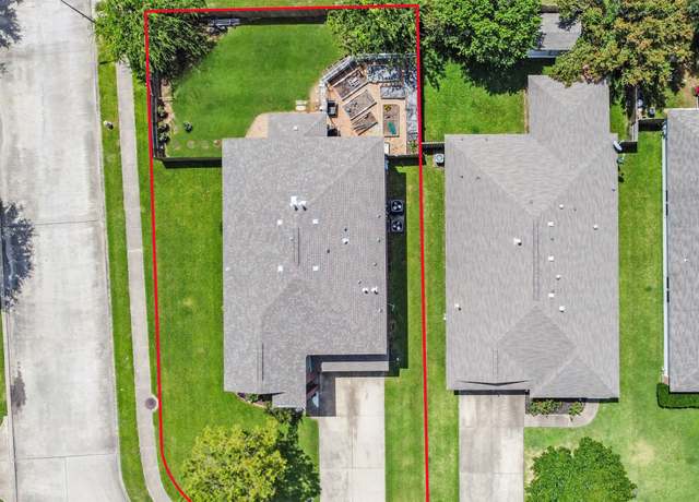 Property at 1103 Desert Willow Ln, Rosenberg, TX 77471, 4 beds, 3.5 baths