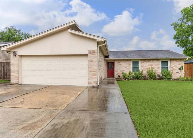Property at 4010 Bluebonnet Trl, Deer Park, TX 77536, 3 beds, 2 baths