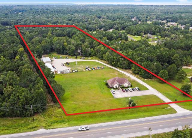 Property at 7839 Us Highway 190 W, Livingston, TX 77351, 5 beds, 2.5 baths