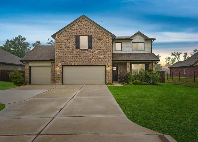 Property at 12341 N Chestnut Hills Dr, Conroe, TX 77303, 3 beds, 2.5 baths