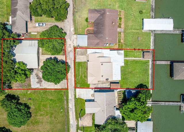 Property at 121 W Lakeview Dr, Point Blank, TX 77364, 3 beds, 2 baths