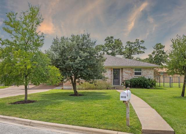 Property at 2310 Morningside Dr, Bryan, TX 77802, 3 beds, 3 baths