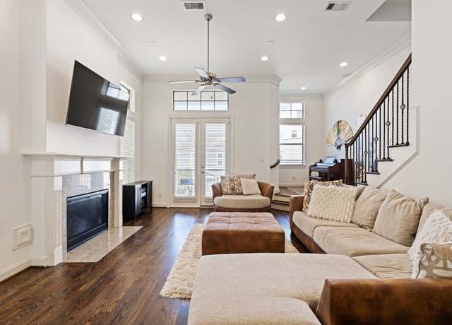Property at 1427 Shearn St, Houston, TX 77007, 3 beds, 3.5 baths