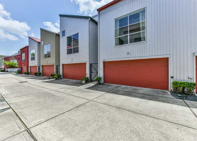 Property at 3028 Commerce St, Houston, TX 77003, 2 beds, 2 baths