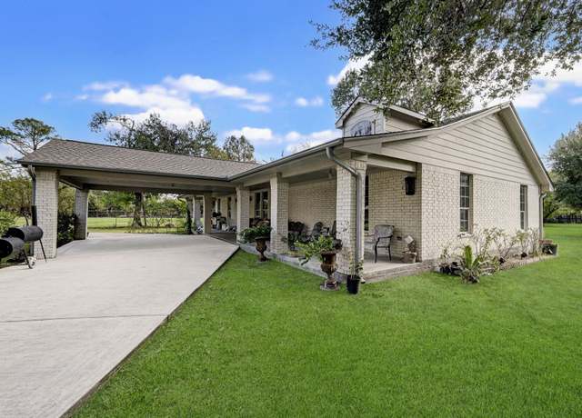 Property at 236 Mcfarland Rd, Houston, TX 77060, 3 beds, 2 baths