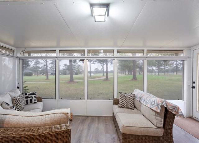 Property at 654 W Country Grove Cir, Pearland, TX 77584, 2 beds, 2 baths