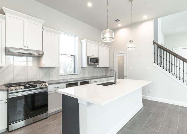 Property at 2708 Grand Fountains Dr Unit B, Houston, TX 77054, 3 beds, 2.5 baths