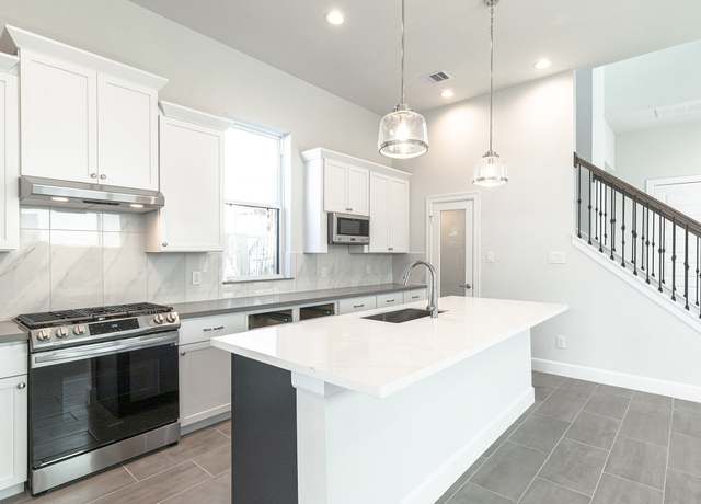 Property at 2708 Grand Fountains Dr Unit B, Houston, TX 77054, 3 beds, 2.5 baths