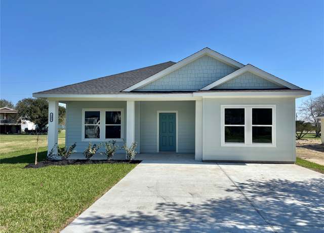 Property at 195 Bayview, Palacios, TX 77465, 3 beds, 2 baths