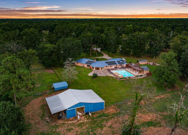 Property at 10292 Waak Rd, Conroe, TX 77306, 3 beds, 2.5 baths