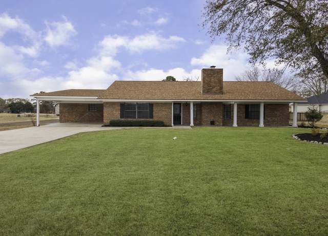 Property at 22 Westwood Dr W, Trinity, TX 75862, 3 beds, 2 baths