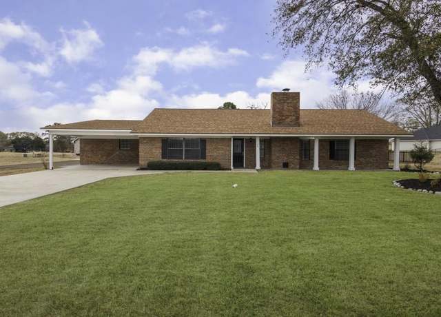 Property at 22 Westwood Dr W, Trinity, TX 75862, 3 beds, 2 baths