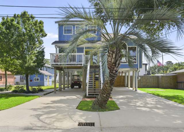 Property at 521 Pine Rd, Clear Lake Shores, TX 77565, 2 beds, 2 baths