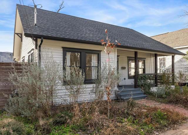 Property at 903 Taylor St, Houston, TX 77007, 3 beds, 2 baths