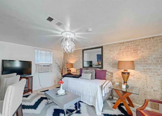 Property at 1265 Du Barry Ln, Houston, TX 77018, 4 beds, 2 baths
