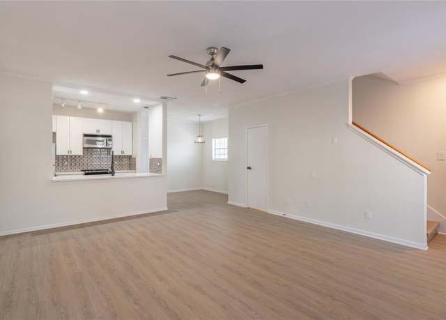 Property at 9850 Pagewood Ln #909, Houston, TX 77042, 2 beds, 2.5 baths