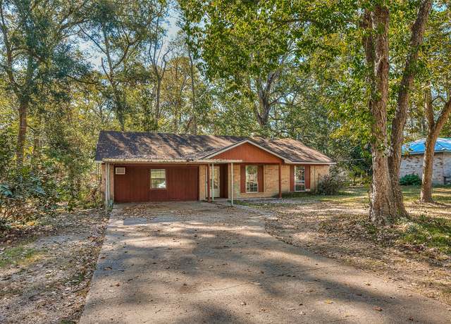 Property at 11112 Royal Forest Dr, Conroe, TX 77303, 3 beds, 2 baths