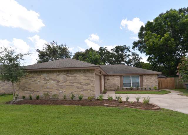Property at 2797 Wood Hollow Dr, League City, TX 77573, 3 beds, 2 baths